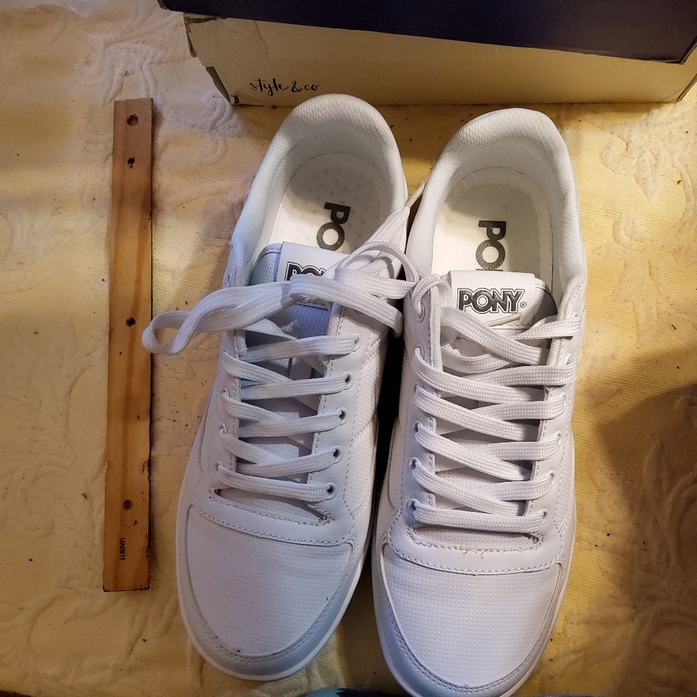 Pony Low Core Sneakers